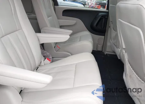 2015 Chrysler Town & Country Touring z USA, uszkodzony, nr VIN 2C4RC1BG5FR538724